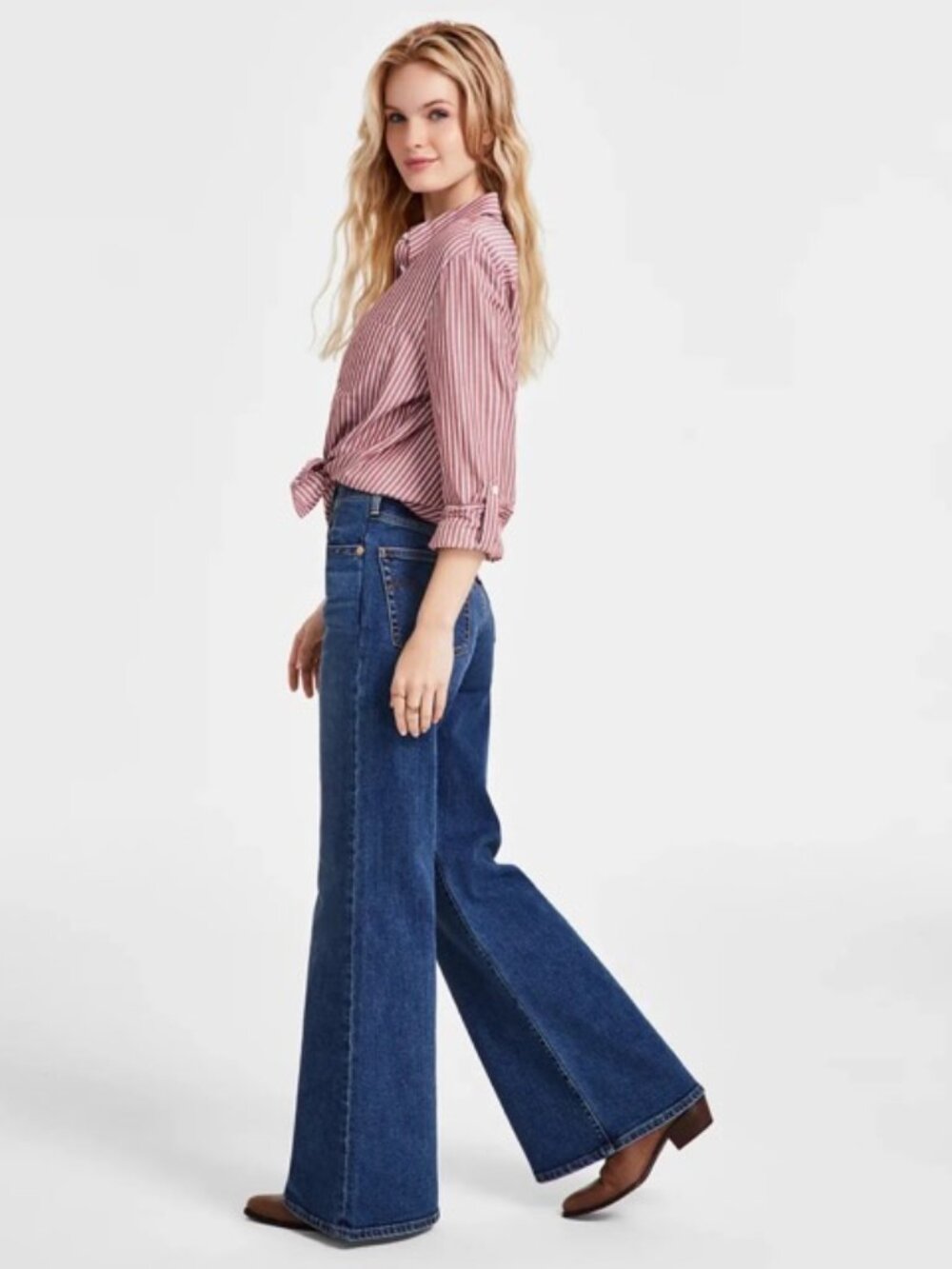 Levi's Ribcage Bell Jean 30x32 - Picture 10 of 15